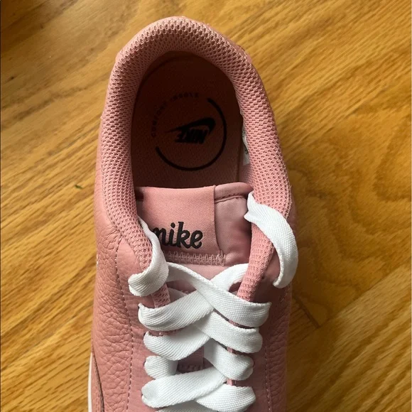 Nike Court Vintage Premium Sneakers - Picture 11 of 12